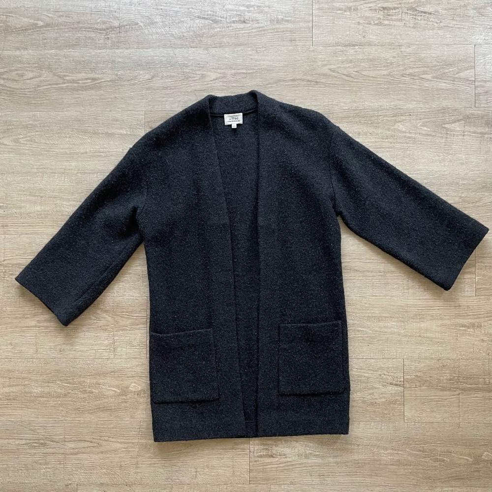 Premium wool Wilfred sweater jacket with cropped sleeves. XXS